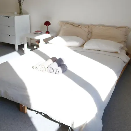 Bed & Breakfast Bright And Spacious Esthers H Florencie