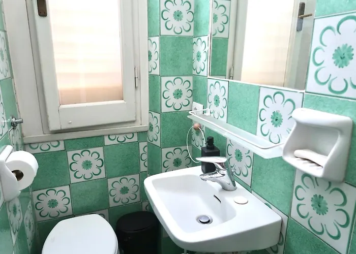 Bright And Spacious Esthers H *